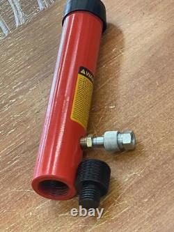 10 Ton 6 Stroke Hydraulic Ram Single Acting translates to 'Vérin hydraulique simple effet de 10 tonnes et 6 courses' in French.